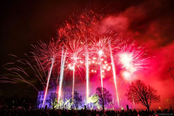 Feuerwerk bei der 900-Jahr-Feier in Haguenau 2015/2016 (Hagenau)
