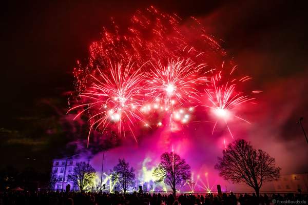 Feuerwerk bei der 900-Jahr-Feier in Haguenau 2015/2016 (Hagenau)