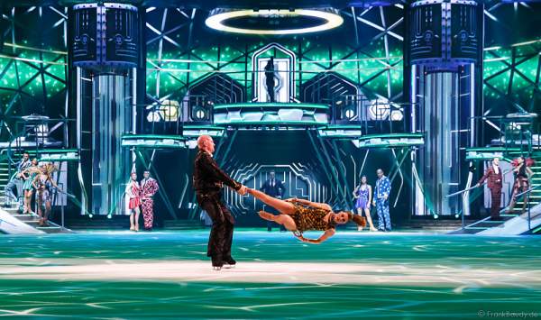 Jodeyne Higgins und Sean Rice als Julia und Julius bei der Eisshow BELIEVE von Holiday on Ice 2015/2016