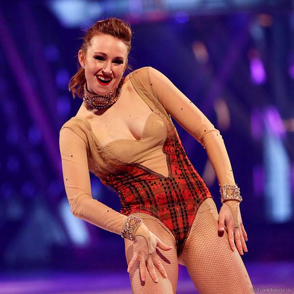 Mary Siegel bei der Eisshow BELIEVE von Holiday on Ice 2015/2016