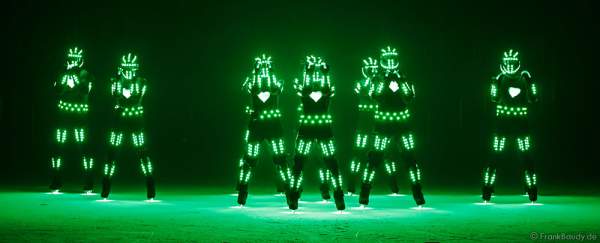 LED - iLuminate act bei der Eisshow BELIEVE von Holiday on Ice 2015/2016