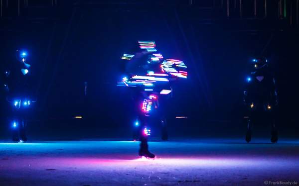 LED - iLuminate act bei der Eisshow BELIEVE von Holiday on Ice 2015/2016