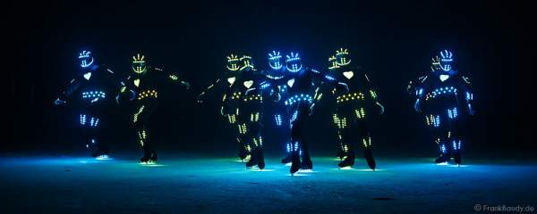 LED - iLuminate act bei der Eisshow BELIEVE von Holiday on Ice 2015/2016