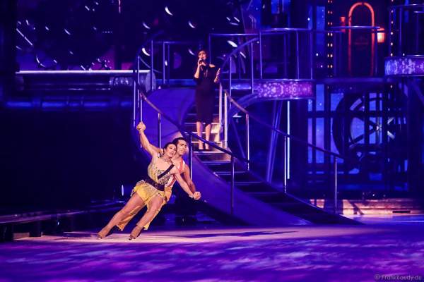 Robin Johnstone als Clarissa und Andrew (Andy) Buchanan als Antonio bei Holiday on Ice Show BELIEVE 2015/2016