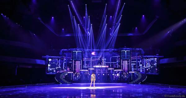 Robin Johnstone als Clarissa bei der Eisshow BELIEVE von Holiday on Ice