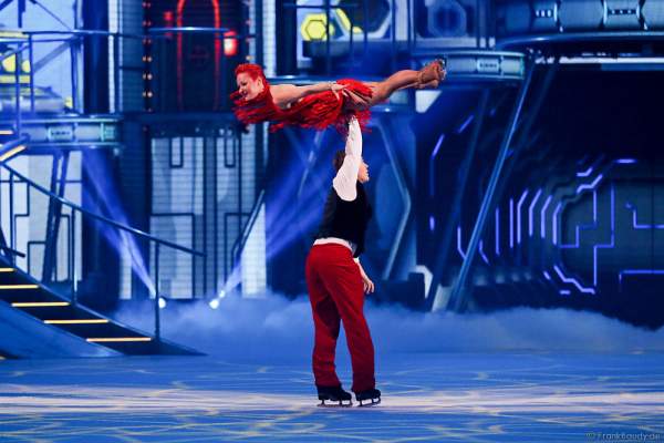 Daria Perminova und Evgeny Belianin bei der Eisshow BELIEVE von Holiday on Ice