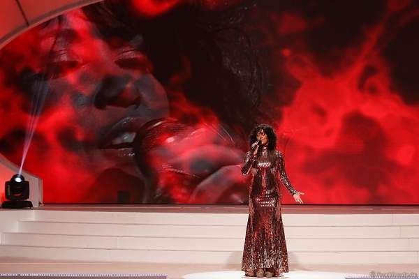 Belinda Davids mit der „Whitney Houston Show“ bei der Miss Germany 2016 Wahl im Europa-Park am 20.02.2016