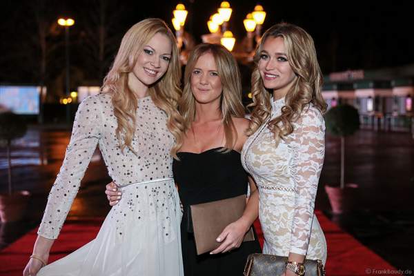 Jana Hartmann und Carina Lutz bei der Miss Germany 2016 Wahl im Europa-Park am 20.02.2016