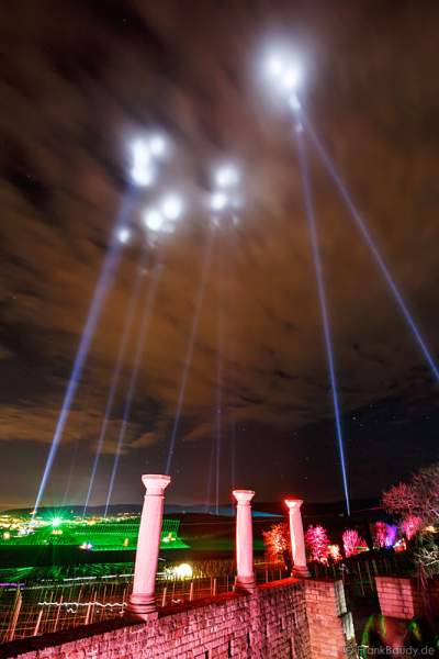 Himmelsstrahler und Laserfächer bei der Weinbergnacht 2016 in Bad Dürkheim