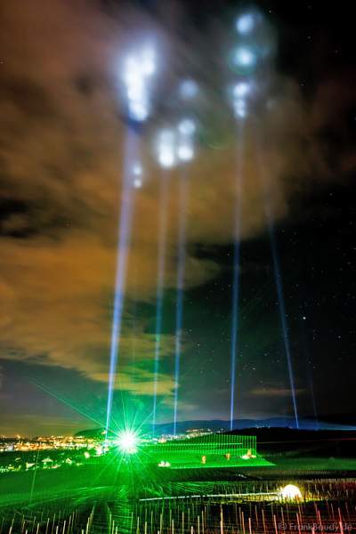 Himmelsstrahler und Laserfächer bei der Weinbergnacht 2016 in Bad Dürkheim