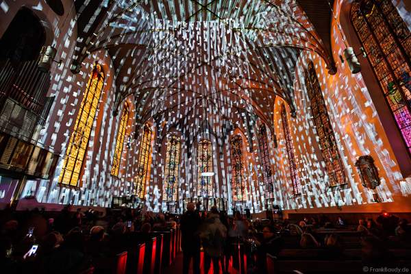 Licht-Installation in der Katharinenkirche bei der Luminale 2016  in Frankfurt