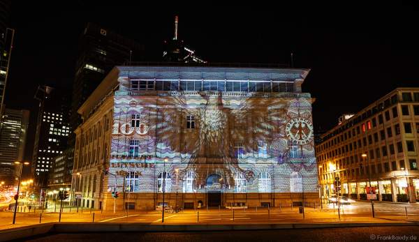 Historische Geldscheine an der Deutschen Bank bei der Luminale 2016 in Frankfurt