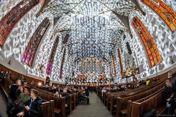 Licht-Installation mit der Rieger-Orgel in der Katharinenkirche bei der Luminale 2016