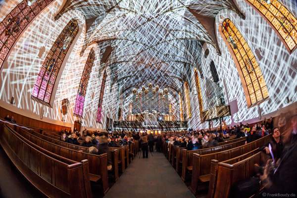 Licht-Installation mit der Rieger-Orgel in der Katharinenkirche bei der Luminale 2016