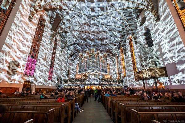 Licht-Installation mit der Rieger-Orgel in der Katharinenkirche bei der Luminale 2016