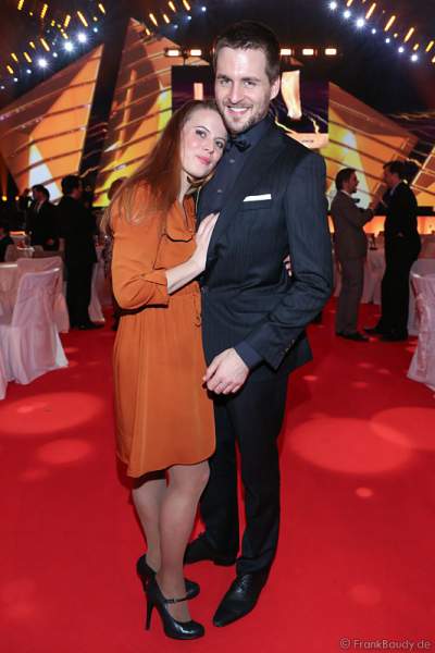 Alexander Klaws und Freundin Nadja Scheiwiller beim PRG LEA 2016 - Live Entertainment Award in der Festhalle in Frankfurt