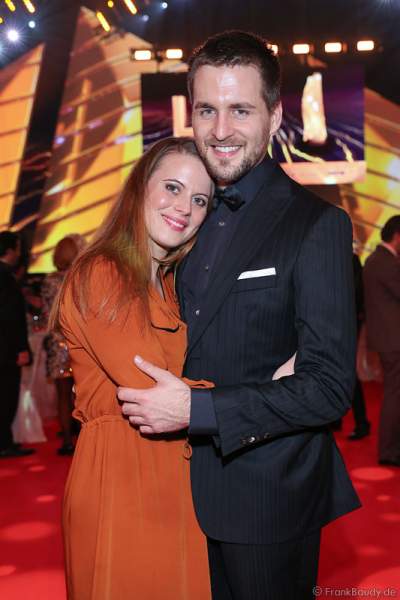 Alexander Klaws und Freundin Nadja Scheiwiller beim PRG LEA 2016 - Live Entertainment Award in der Festhalle in Frankfurt