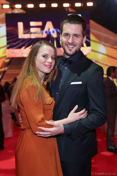 Alexander Klaws und Freundin Nadja Scheiwiller beim PRG LEA 2016 - Live Entertainment Award in der Festhalle in Frankfurt