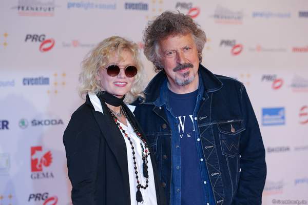 Wolfgang Niedecken mit Ehefrau Tina beim PRG LEA 2016 - Live Entertainment Award in der Festhalle in Frankfurt