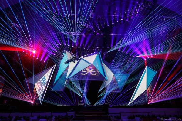 A12 Imposante Demo-Show während der Prolight + Sound 2016 in der Festhalle Frankfurt