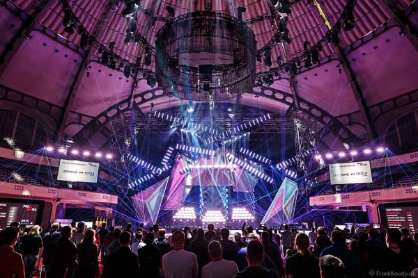 A16 Imposante Demo-Show während der Prolight + Sound 2016 in der Festhalle Frankfurt