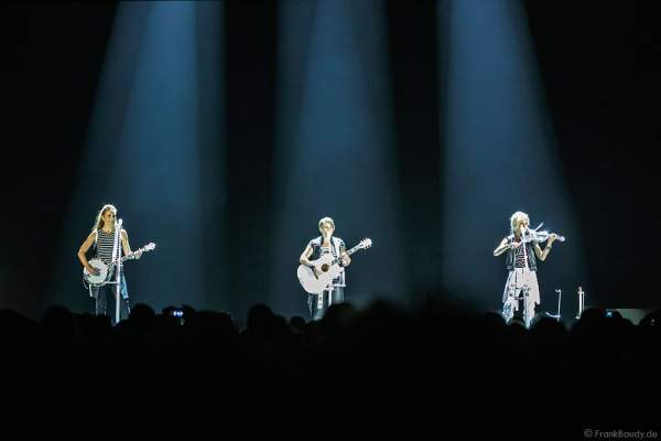 Konzert der Dixie Chicks während ihrer DCX MMXVI World Tour am 17.04.2016 im Hallenstadion in Zürich/Schweiz