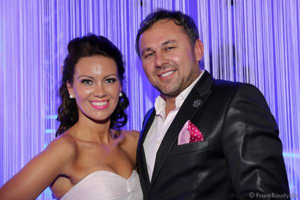 Dr. Jos Gal mit Ehefrau Timea Csata beim Radio Regenbogen Award 2016 am 22. April 2016 im Europa-Park in Rust