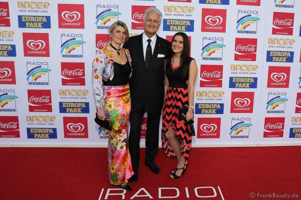 Guido Knopp mit Ehefrau Gabriella und Tochter Katharina beim Radio Regenbogen Award 2016 am 22. April 2016 im Europa-Park in Rust