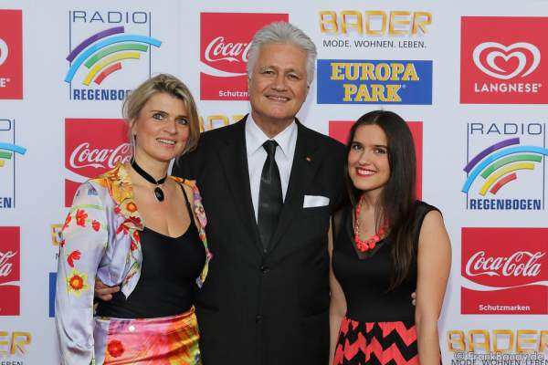 Guido Knopp mit Ehefrau Gabriella und Tochter Katharina beim Radio Regenbogen Award 2016 am 22. April 2016 im Europa-Park in Rust