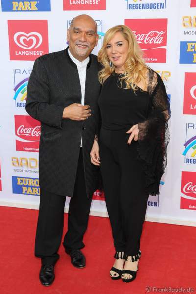 Freddy Sahin-Scholl und seine Ehefrau Jasmin Sahin-Scholl beim Radio Regenbogen Award 2016 am 22. April 2016 im Europa-Park in Rust