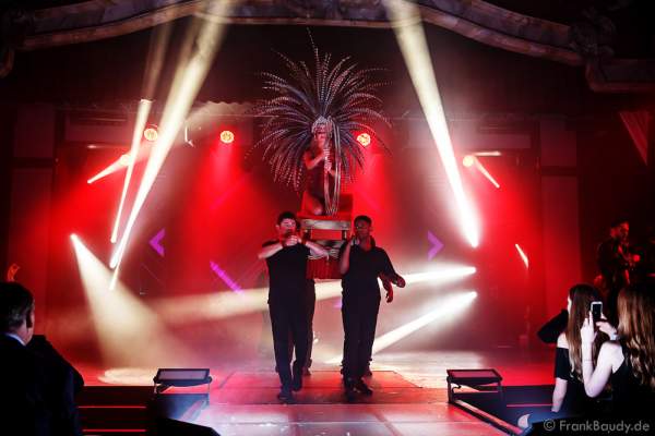 Anastasiia Manoilo bei der Premiere der neuen Abendshow Night.Beat.Angels am 29. April 2016 im Europa-Park in Rust