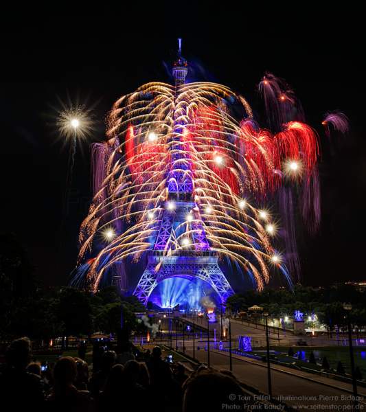 Stunning fireworks at the Eiffel Tower on the french national day 2016 in Paris