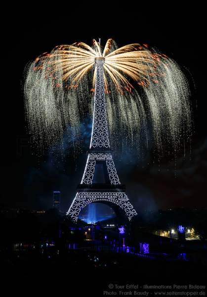 Feuerwerk auf dem Eiffelturm zum Nationalfeiertag am 14. Juli 2016 in Paris
