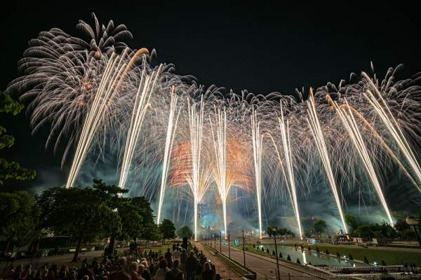 Stunning fireworks at the Eiffel Tower on the french national day 2016 in Paris
