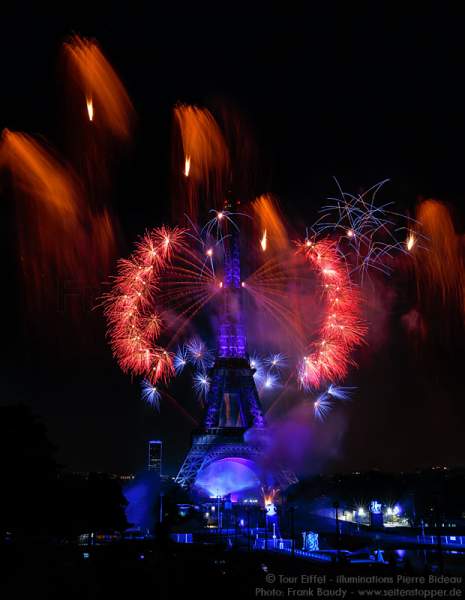 Feuerwerk auf dem Eiffelturm zum Nationalfeiertag am 14. Juli 2016 in Paris