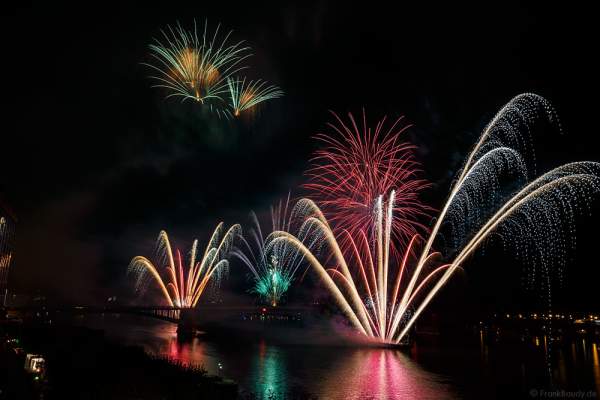 Einzigartiges Feuerwerk bei den Mainzer Sommerlichter 2016