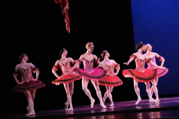 Les Ballets Trockadero de Monte Carlo - The Trocks - am 2. August 2016 bei der Tourpremiere im Nationaltheater Mannheim