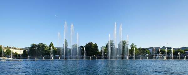 Mobile Wassershow am Tag beim Geneva Lake Festival 2016 - Schweiz