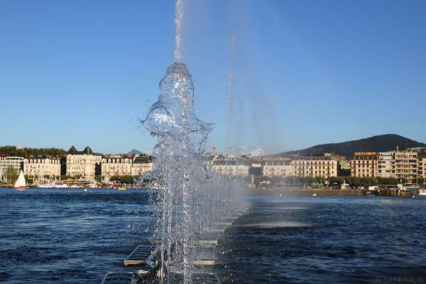 Mobile Wassershow am Tag beim Geneva Lake Festival 2016 - Schweiz