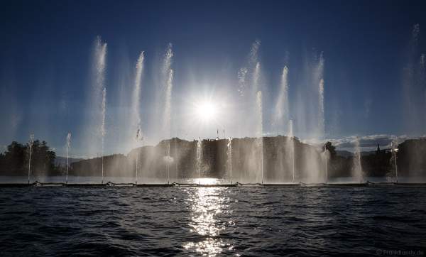 Mobile Wassershow am Abend beim Geneva Lake Festival 2016 - Schweiz