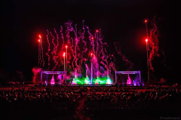 Wasserspiele, Feuerwerk und Laser bei "Best of" aus über 30 Jahren Aquatique Show in Furdenheim 2016