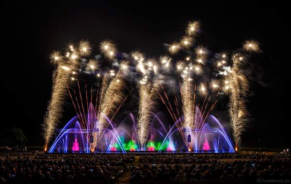 Wasserspiele, Feuerwerk und Laser bei "Best of" aus über 30 Jahren Aquatique Show in Furdenheim 2016