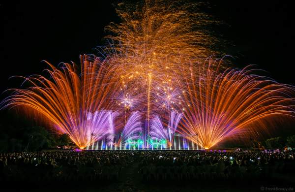 Wasserspiele, Feuerwerk und Laser bei "Best of" aus über 30 Jahren Aquatique Show in Furdenheim 2016