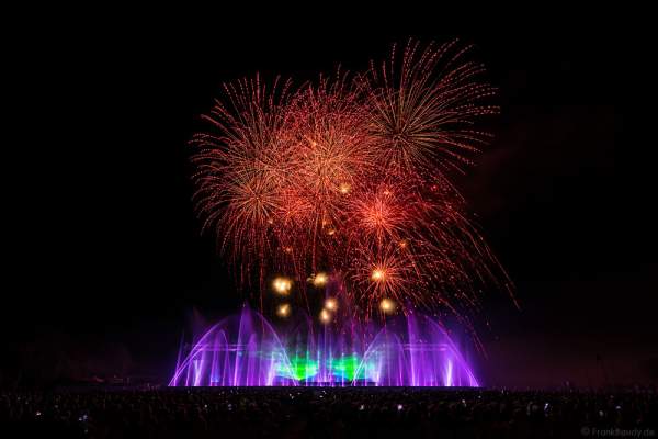Wasserspiele, Feuerwerk und Laser bei "Best of" aus über 30 Jahren Aquatique Show in Furdenheim 2016