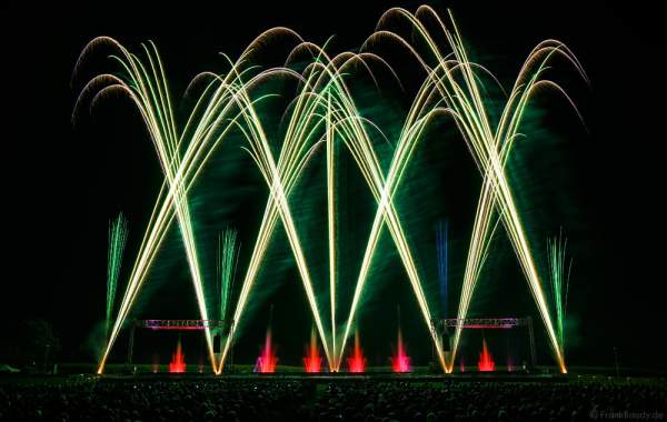 Große Wassershow mit Feuerwerk bei Art et Lumière 2016 "Best of" aus über 30 Jahren Aquatique Show in Furdenheim