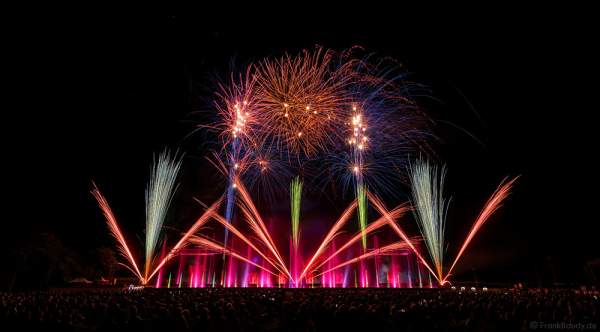 Große Wassershow mit Feuerwerk bei Art et Lumière 2016 "Best of" aus über 30 Jahren Aquatique Show in Furdenheim