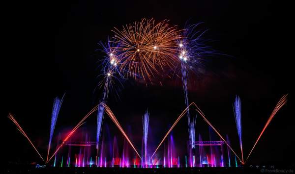 Große Wassershow mit Feuerwerk bei Art et Lumière 2016 "Best of" aus über 30 Jahren Aquatique Show in Furdenheim