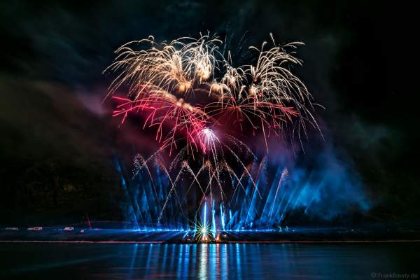 Ameria - The Metamorphosis of Lights mit Feuerwerk bei Rhein in Flammen 2016 in Oberwesel, Nacht der 1000 Feuer