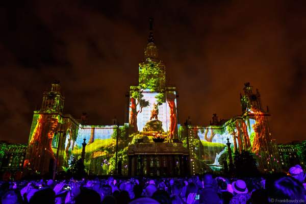 Eröffnungsfeier von Circle of Light 2016 in Moskau mit der 3D Video Mapping Show Boundless MSU