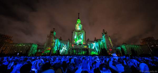 Eröffnungsfeier von Circle of Light 2016 in Moskau mit der 3D Video Mapping Show Boundless MSU